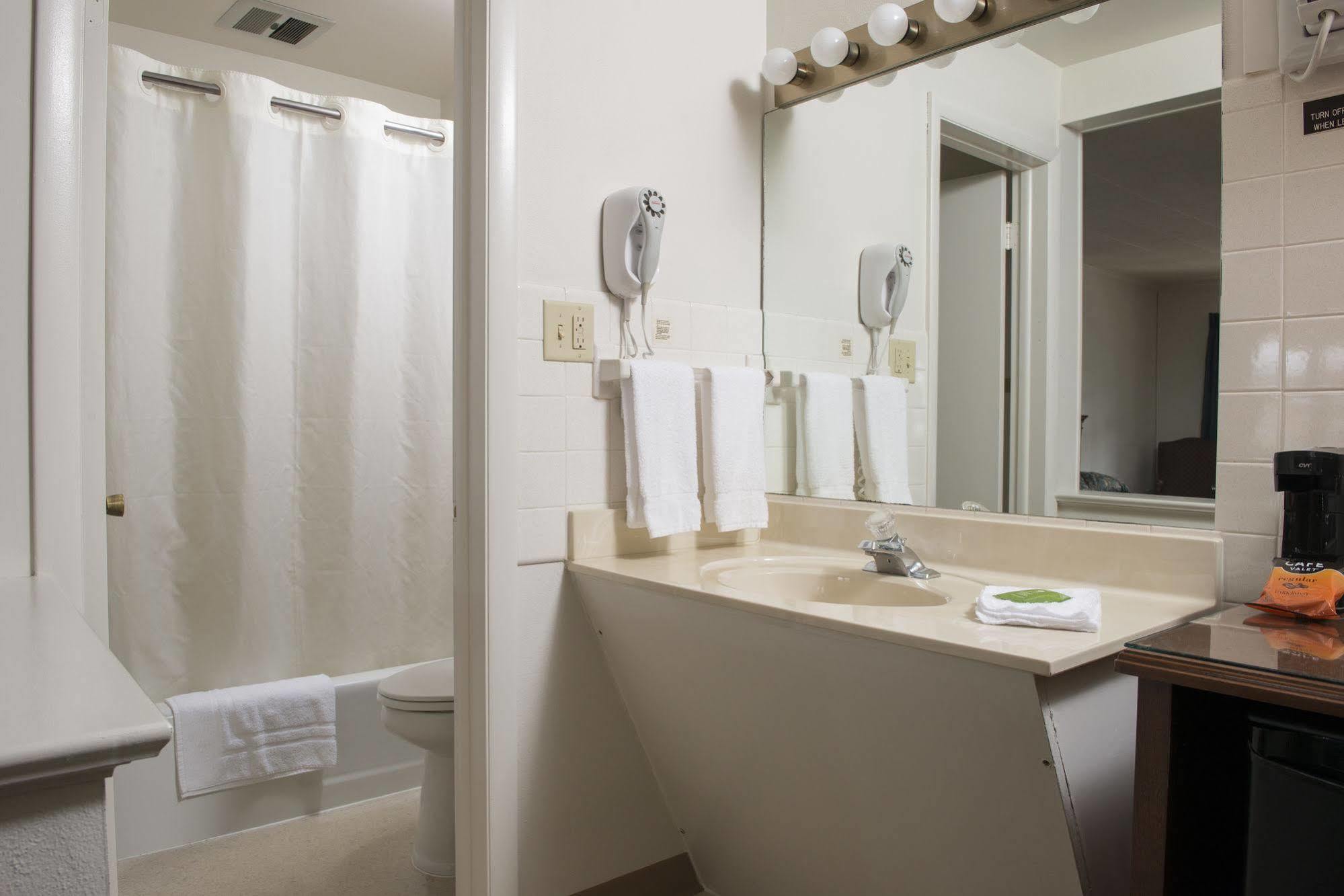 Travelers Rest Motel Интеркорс Экстерьер фото